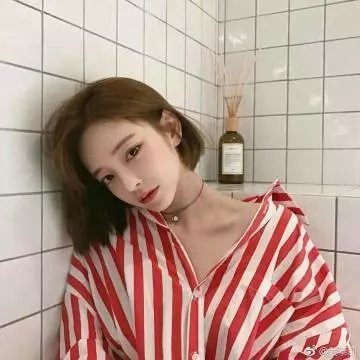 阳台上的女人们